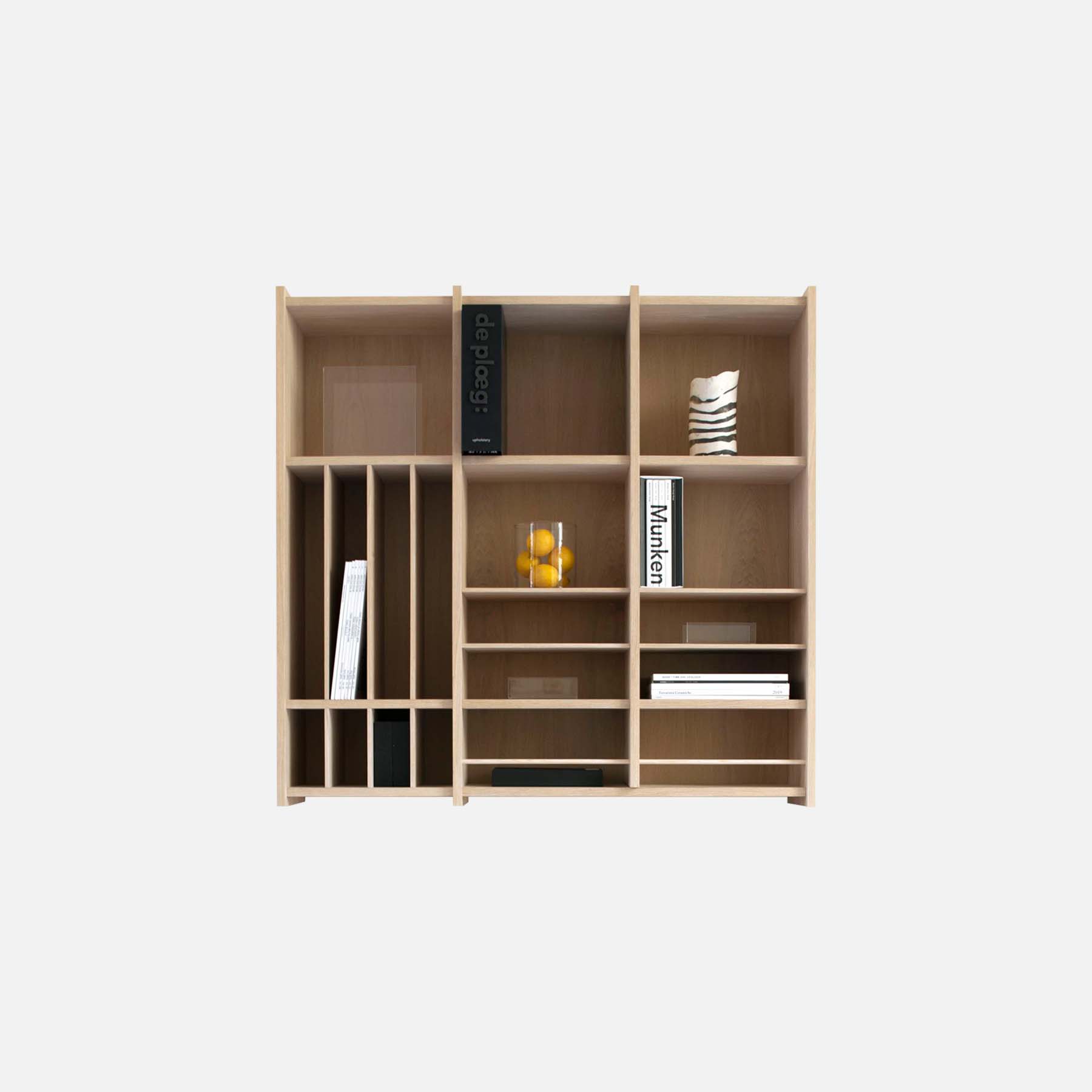 Square shelving in oak veener